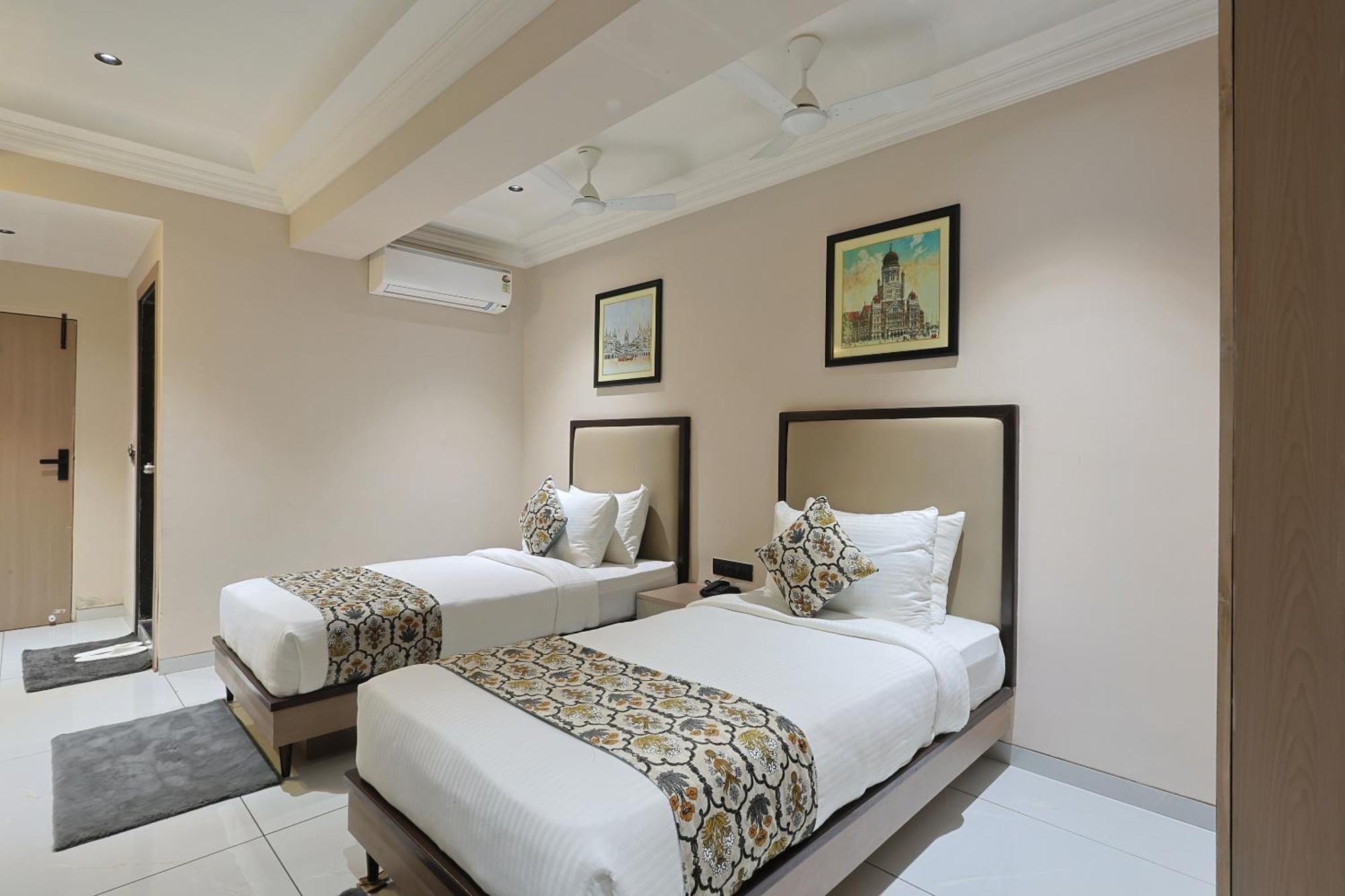 Hotel Royal Town Ahmedabad Exterior photo